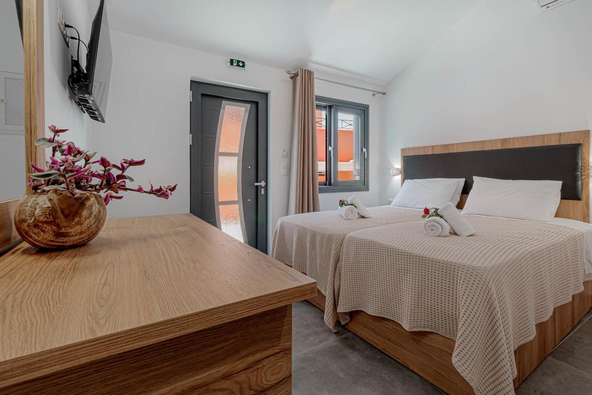Ionian Arches Hotel Гувия Стая снимка