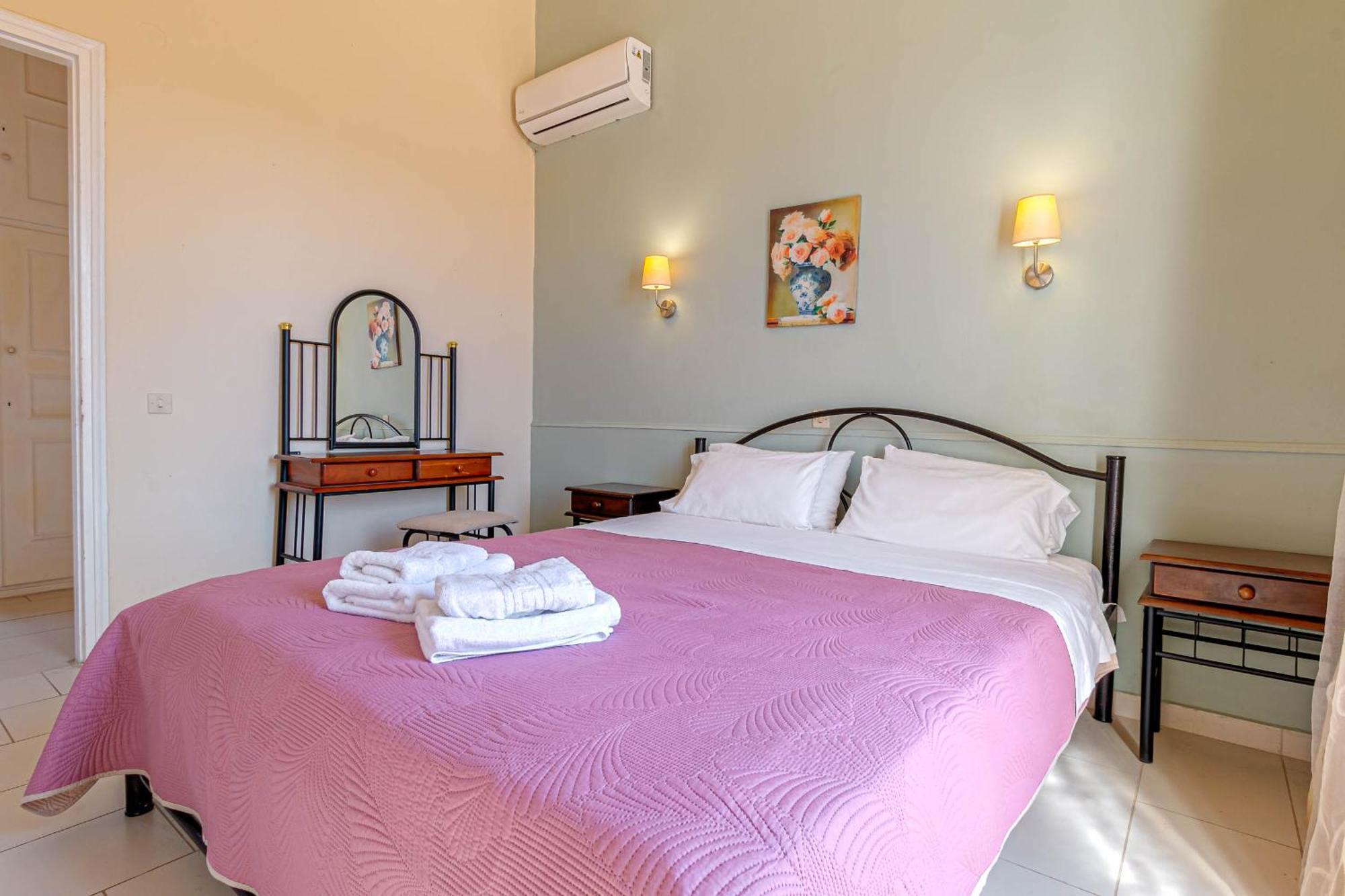 Ionian Arches Hotel Гувия Стая снимка