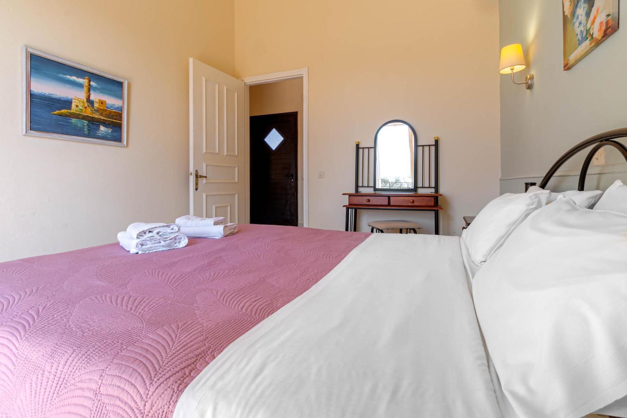 Ionian Arches Hotel Гувия Стая снимка