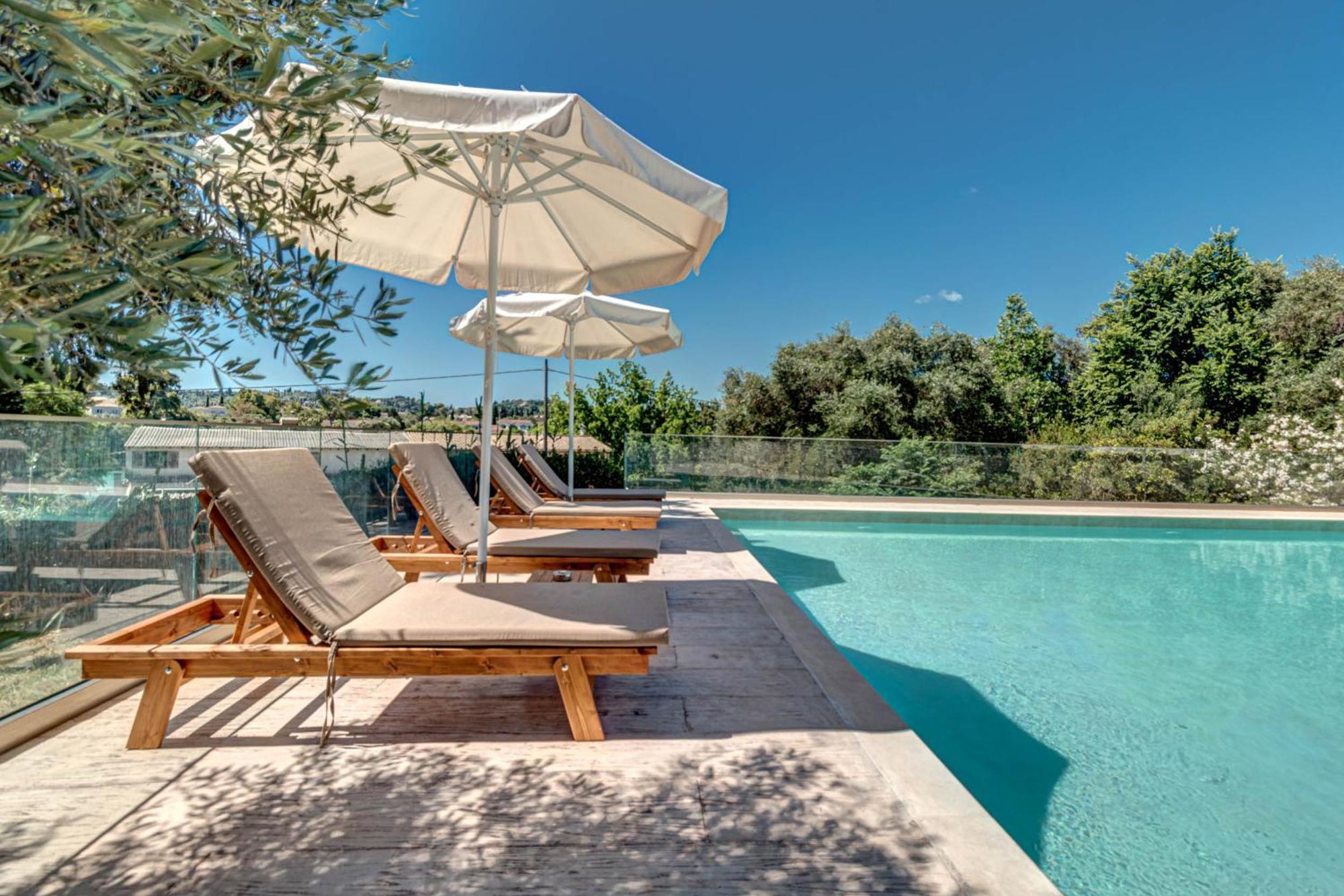 Ionian Arches Hotel Гувия Екстериор снимка