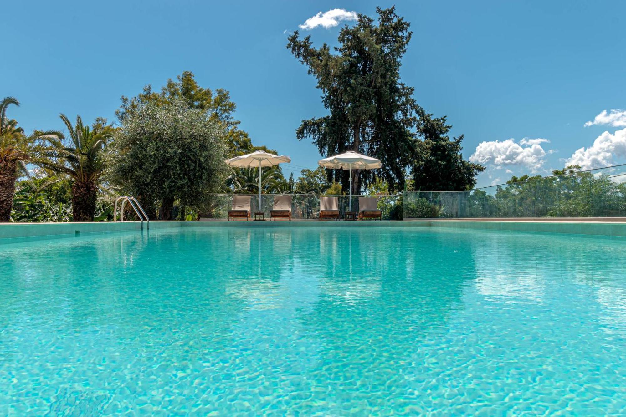 Ionian Arches Hotel Гувия Екстериор снимка