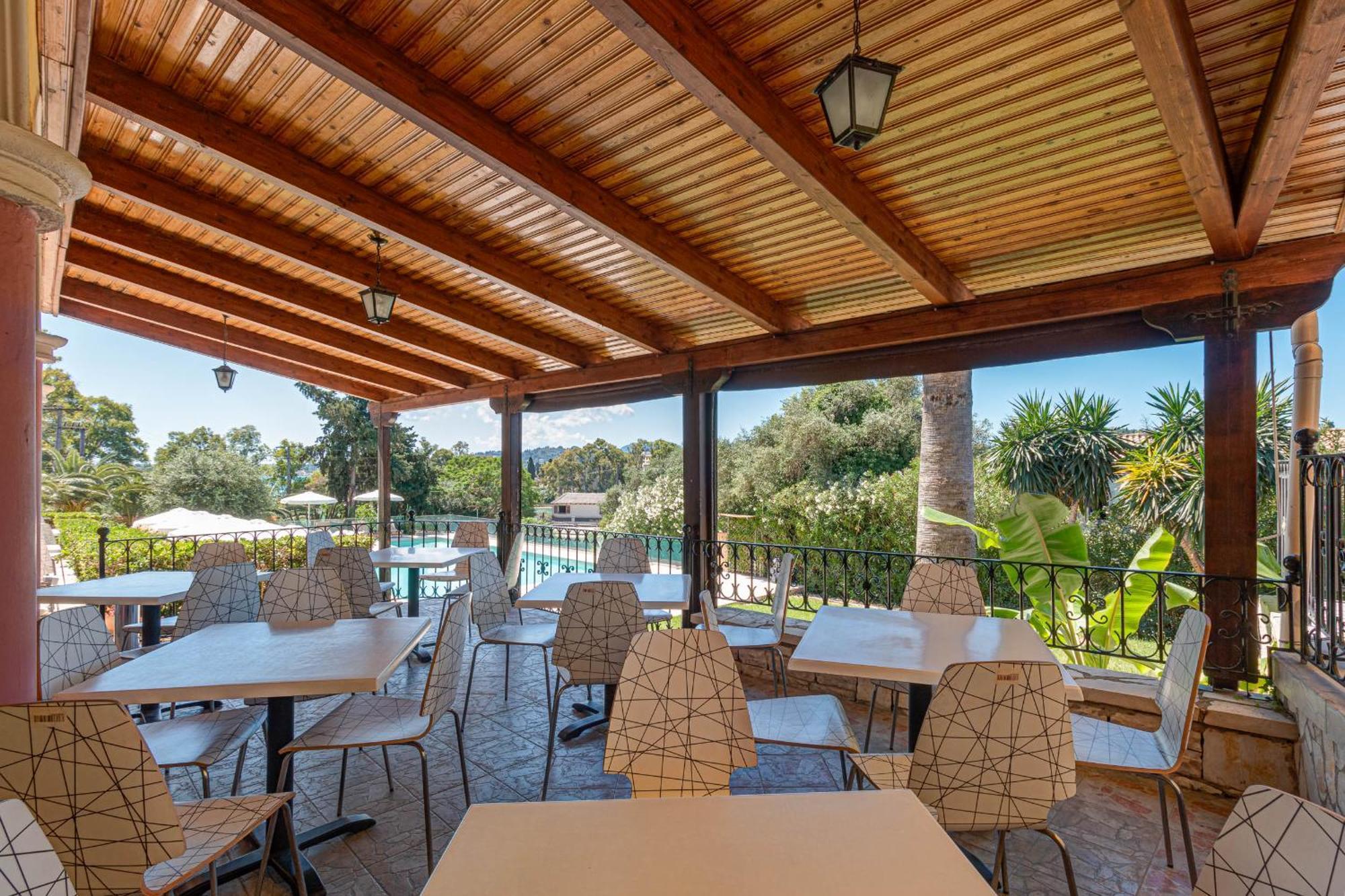 Ionian Arches Hotel Гувия Екстериор снимка
